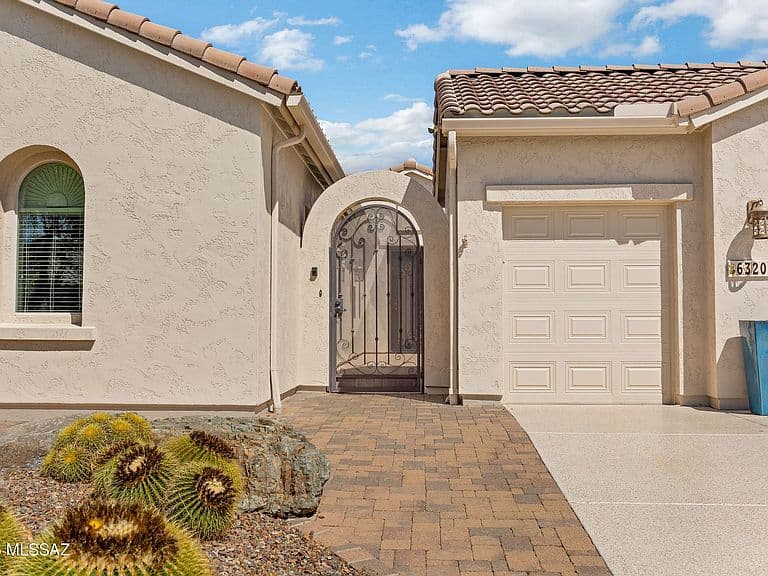 63200 E Flower Ridge Dr photo 2