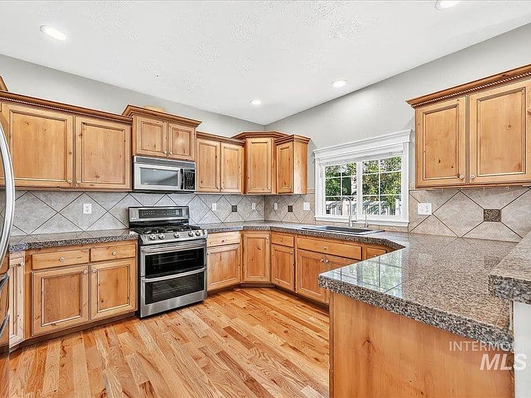 1210 W Cobblefield Ct photo 5