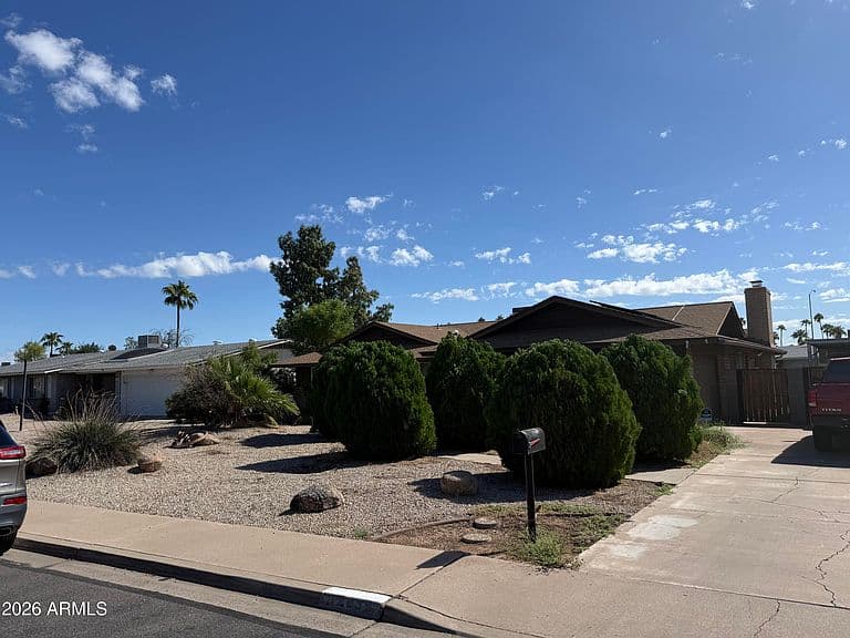 2055 E FAIRFIELD Street photo 2