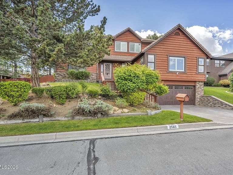 2565 Bryce Canyon Ln photo 2