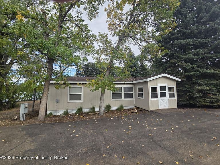 216 Lakeview Dr photo 3