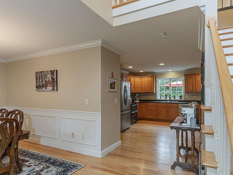 9 Schuyler Way photo 5