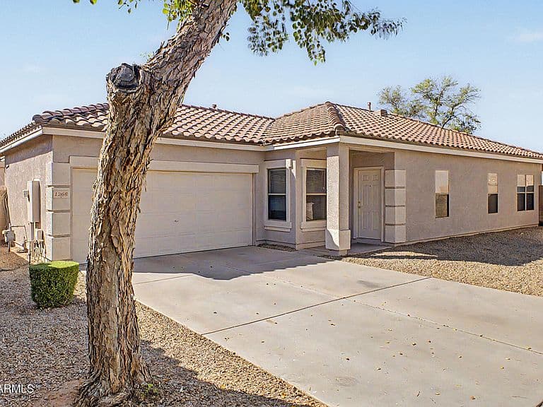 1368 S WAGON WHEEL Court photo 1