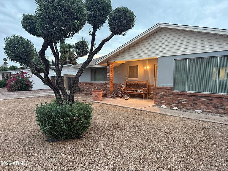 3931 E DESERT COVE Avenue photo 1