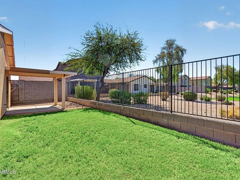 2551 E MEADOW CHASE Drive photo 1
