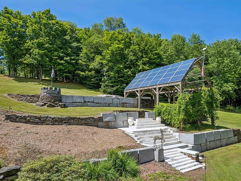 408 Ridge Road photo 2