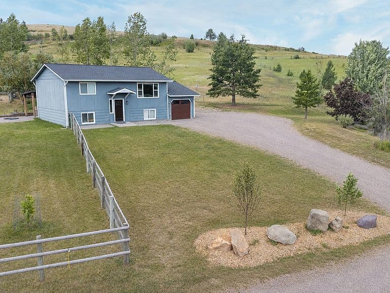 8253 Indreland Rd photo 1