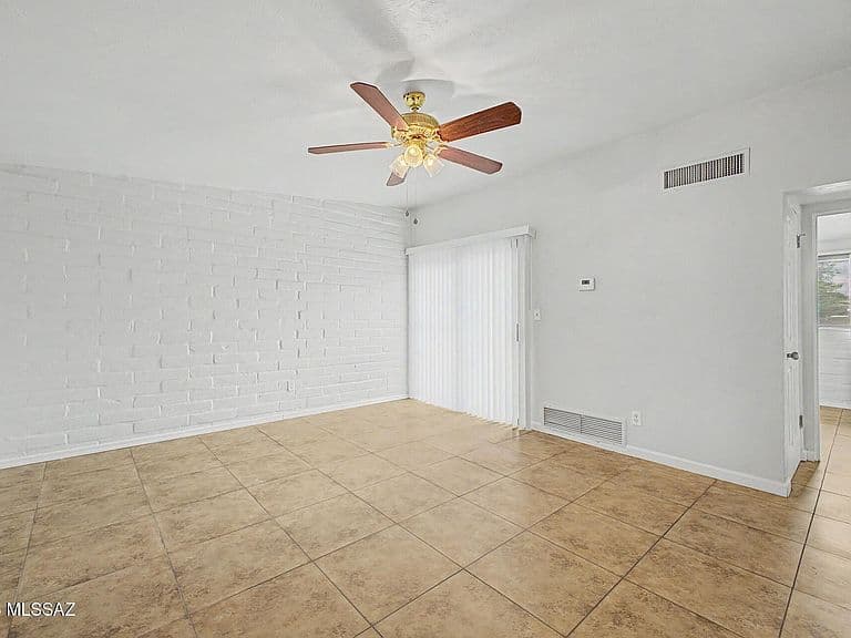 149 W Calle Garcia photo 4