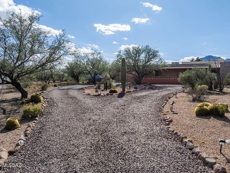 11 Piedra Dr photo 2