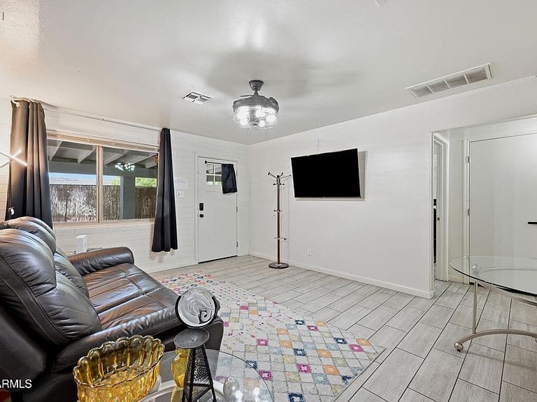 1033 N 25TH Street photo 5