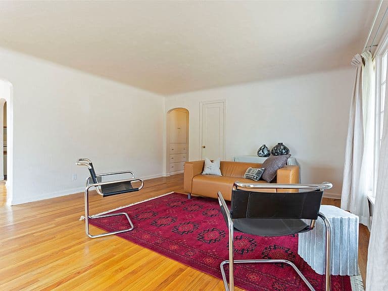 511 Livingston Ave photo 2