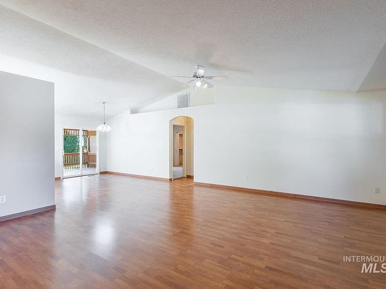 13515 W Persimmon St photo 3