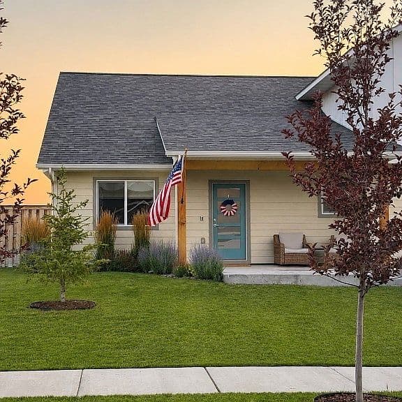 1005 Pryor Ln photo 1