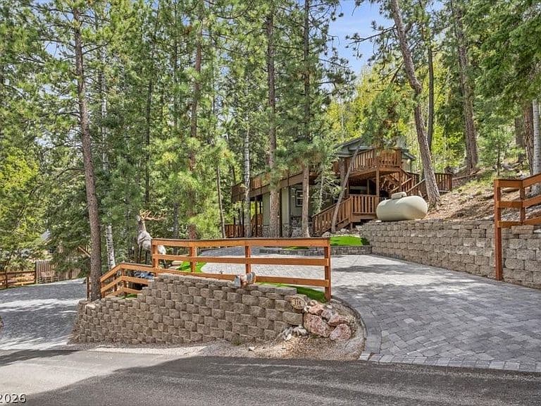 4125 Tyrol Way photo 3