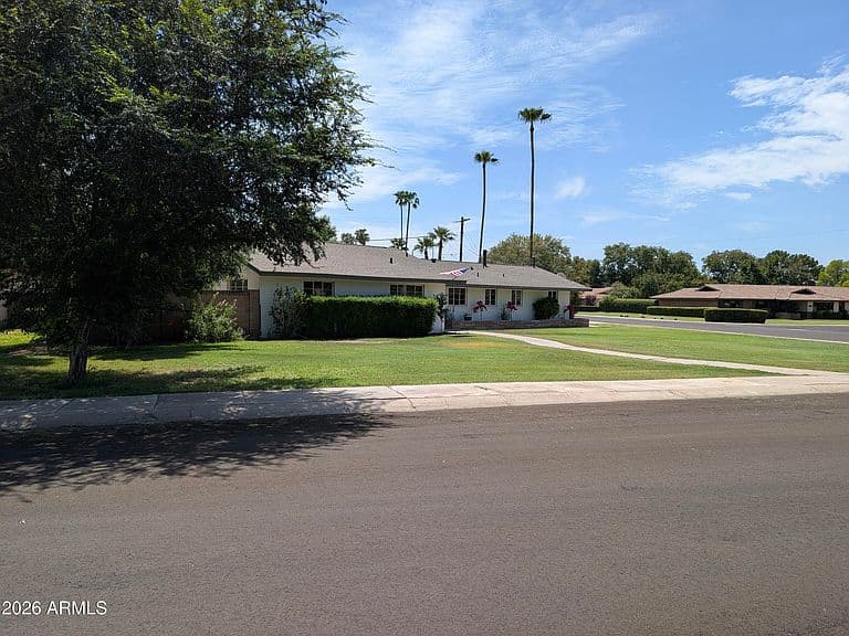 5741 W HARMONT Drive photo 5