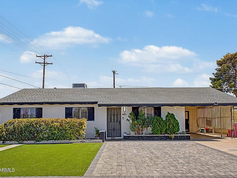 7543 E MCKINLEY Street photo 2