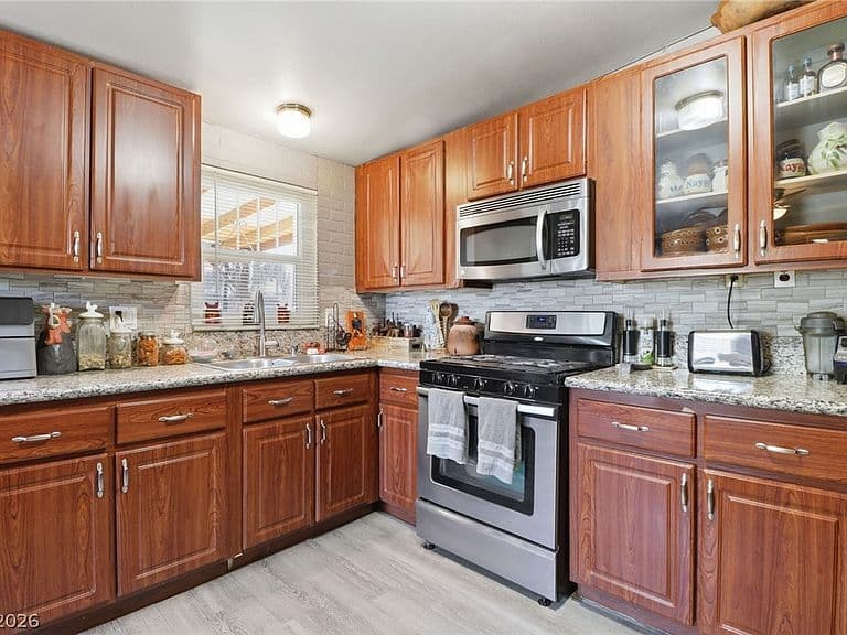 3601 Chevy Chase Ave photo 5