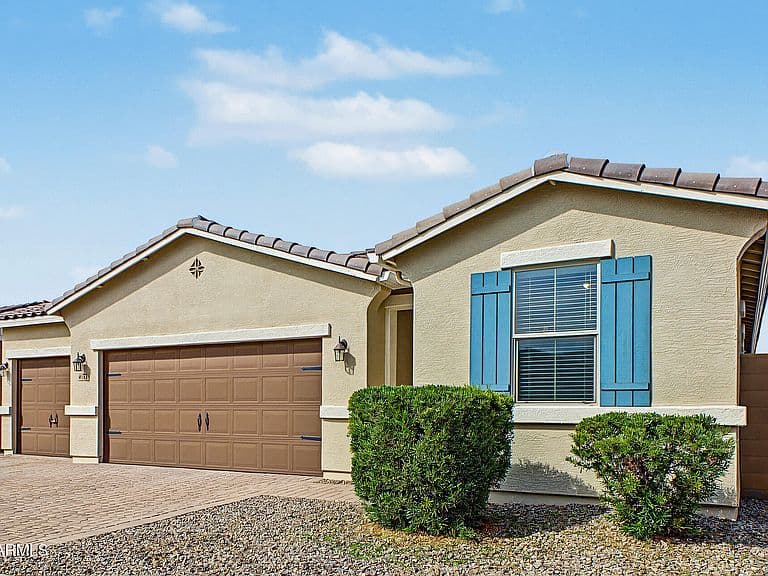 40550 W HALEY Drive photo 2