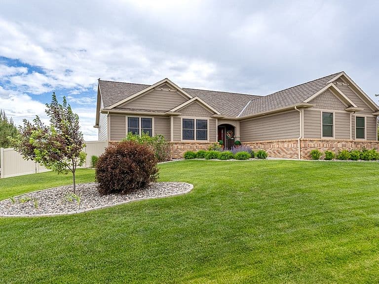 2071 Greenbriar Rd photo 1