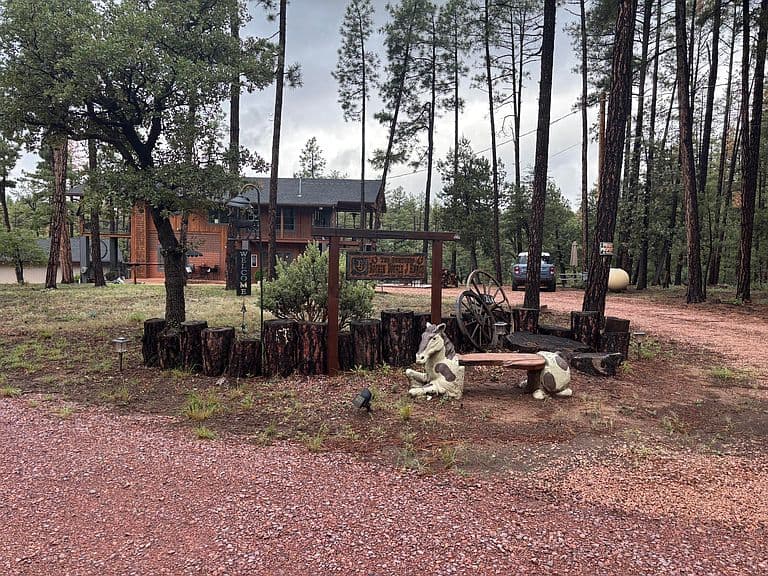 264 S Conifer Dr photo 2