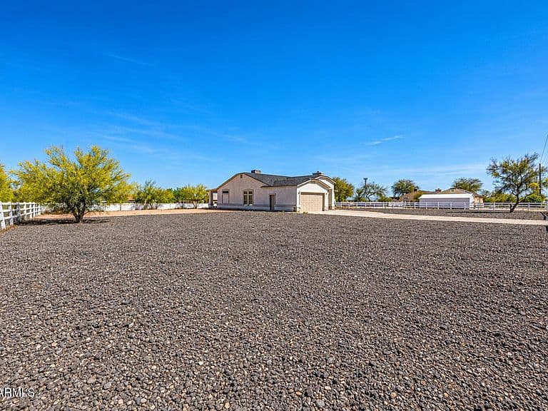 19218 E HUNT Highway photo 5