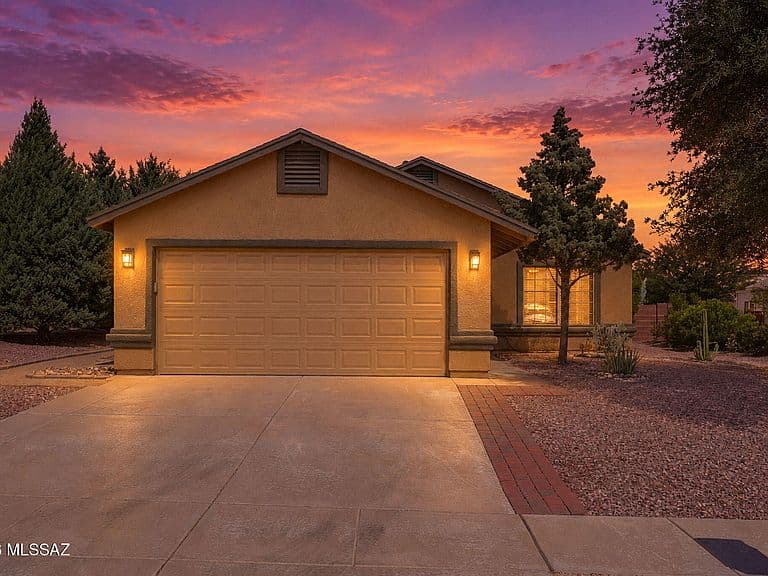 1578 W Camino Acierto photo 1