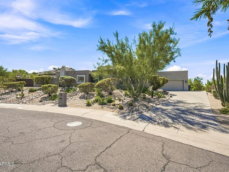 1801 E MANZANITA Drive photo 2