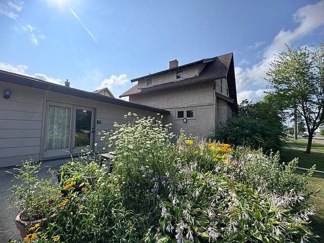 324 W 7th Ave photo 3
