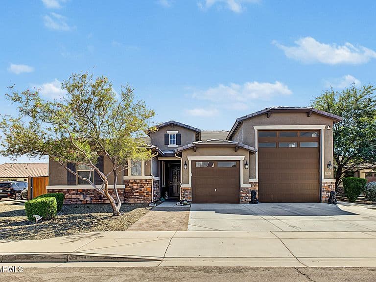 8031 W ENCINAS Lane photo 1
