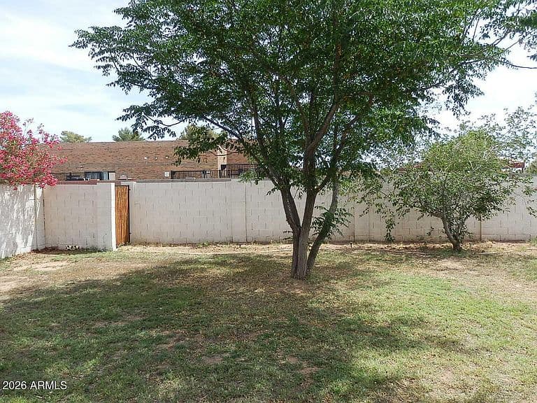 203 S 132ND Street photo 3