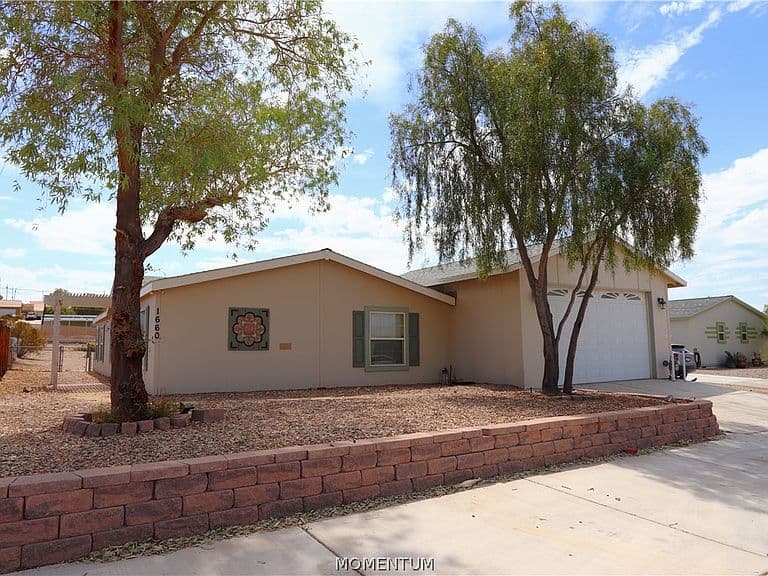 1660 Nottingham Drive photo 1