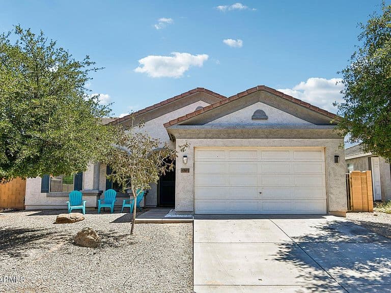 40885 N ARBOR Avenue photo 1