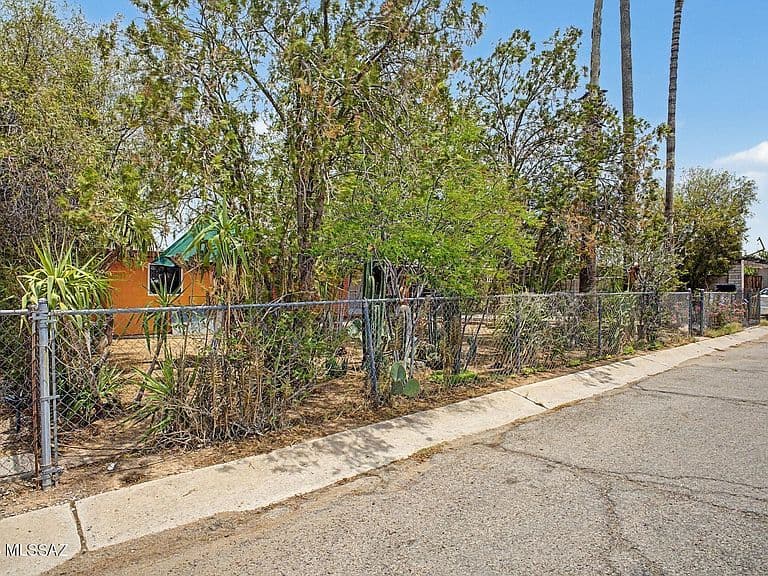 1731 E Holladay St photo 2