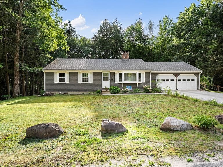 46 Lounsbury Lane photo 1