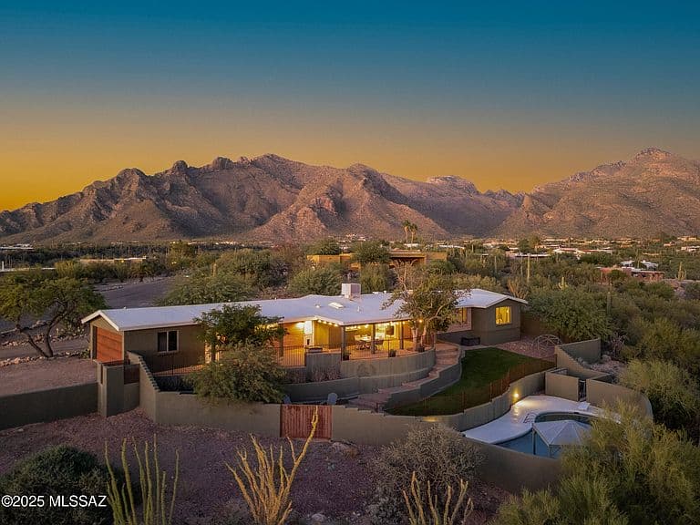 7364 N Mountain Shadows Dr photo 1