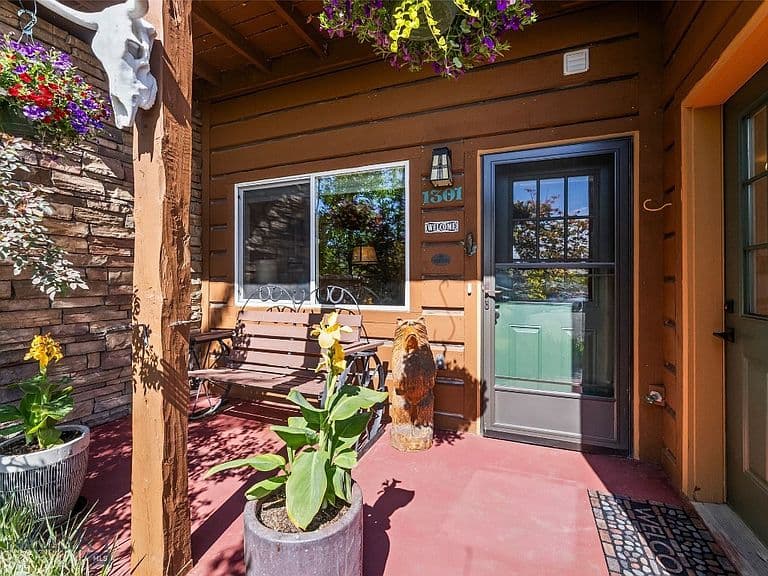 1301 Absaroka Ct photo 2