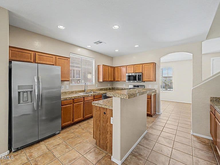 15348 W DREYFUS Street photo 5