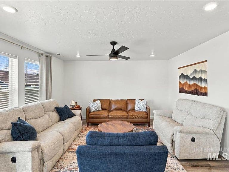294 Persian Ave photo 5