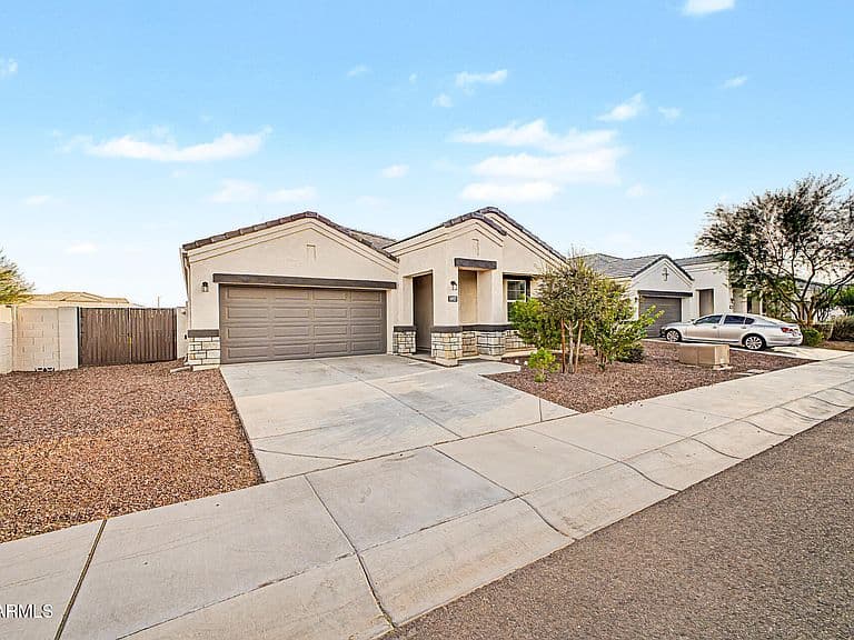 18927 W WOODLANDS Avenue photo 3
