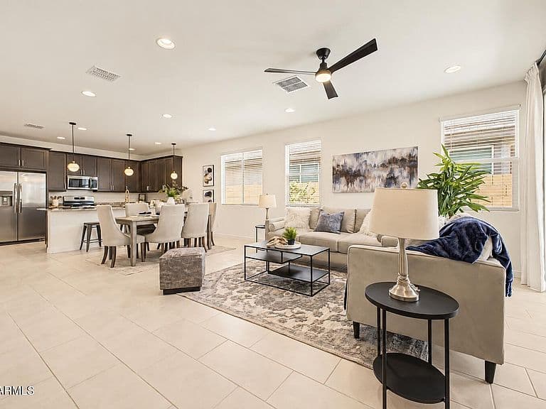 15833 W KENDALL Street photo 4