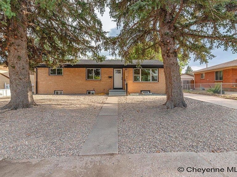 3413 Frontier St photo 1