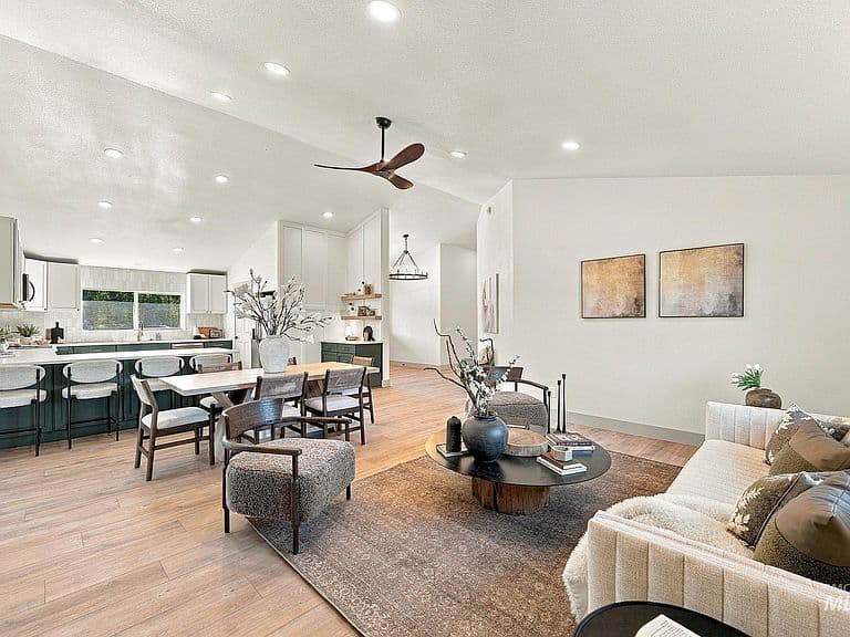 7 Willow Way photo 4