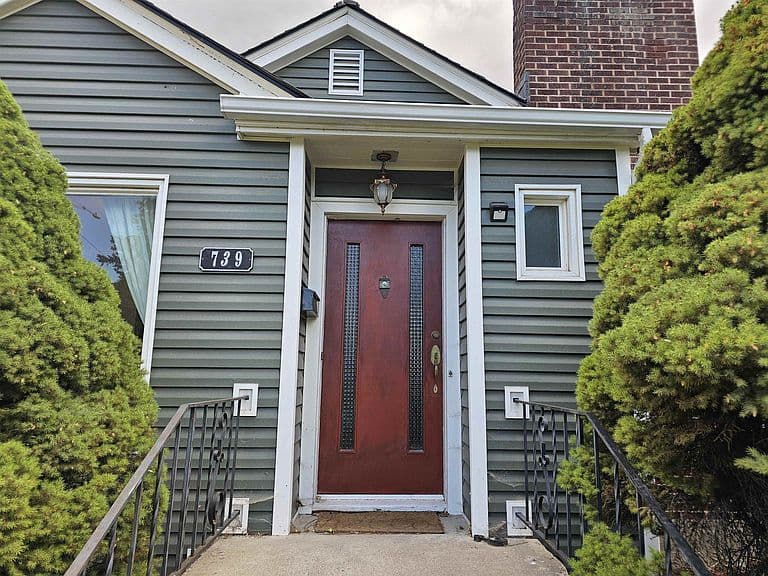 739 Birch St photo 2