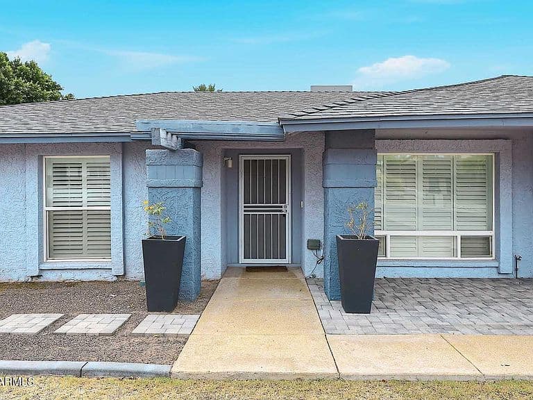 1037 E ACOMA Drive photo 4