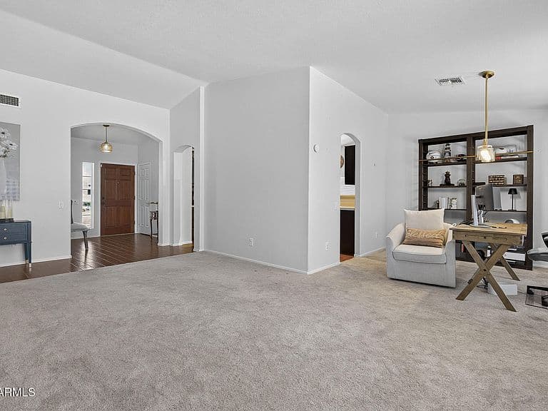3319 E ROSEMONTE Drive photo 5