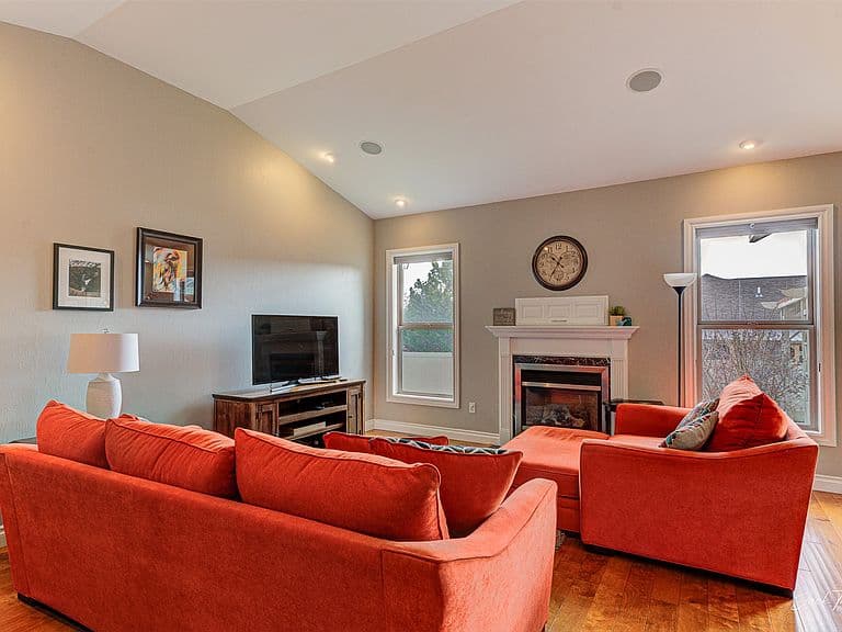 1205 Daybreak St photo 4