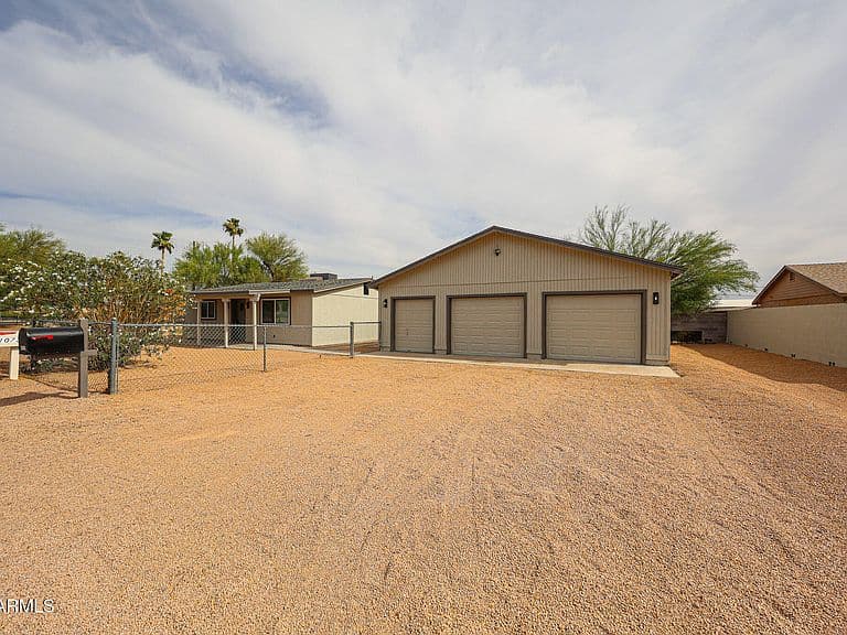 10747 E BOULDER Drive photo 3