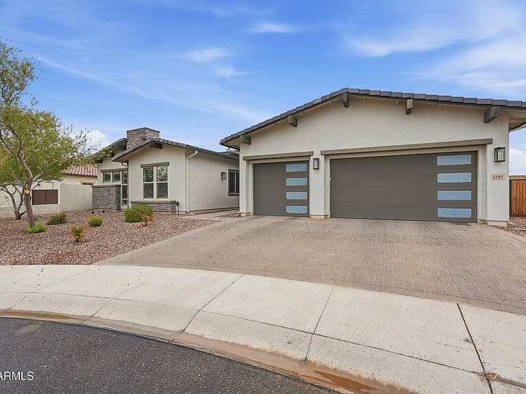 5302 N TILLER Drive photo 1