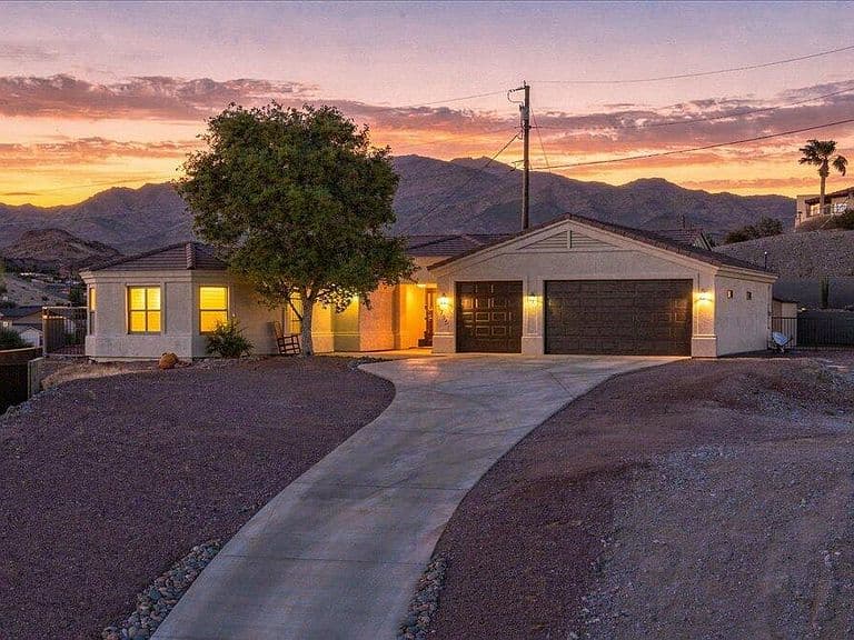 1735 Peruvian Ln photo 4