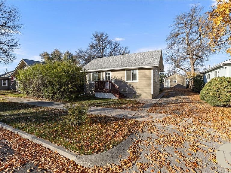 208 Woodland Ave photo 2